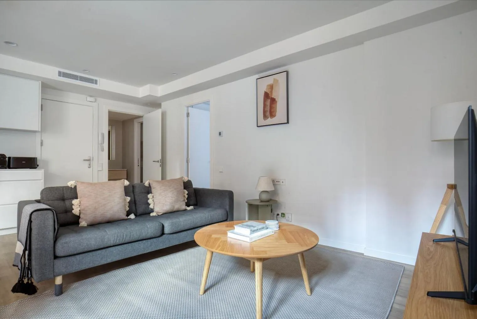 バルセロナBlueground Sarria Doorman Renovated Recently Bcn-121アパートメント 0*, バルセロナ スペイン